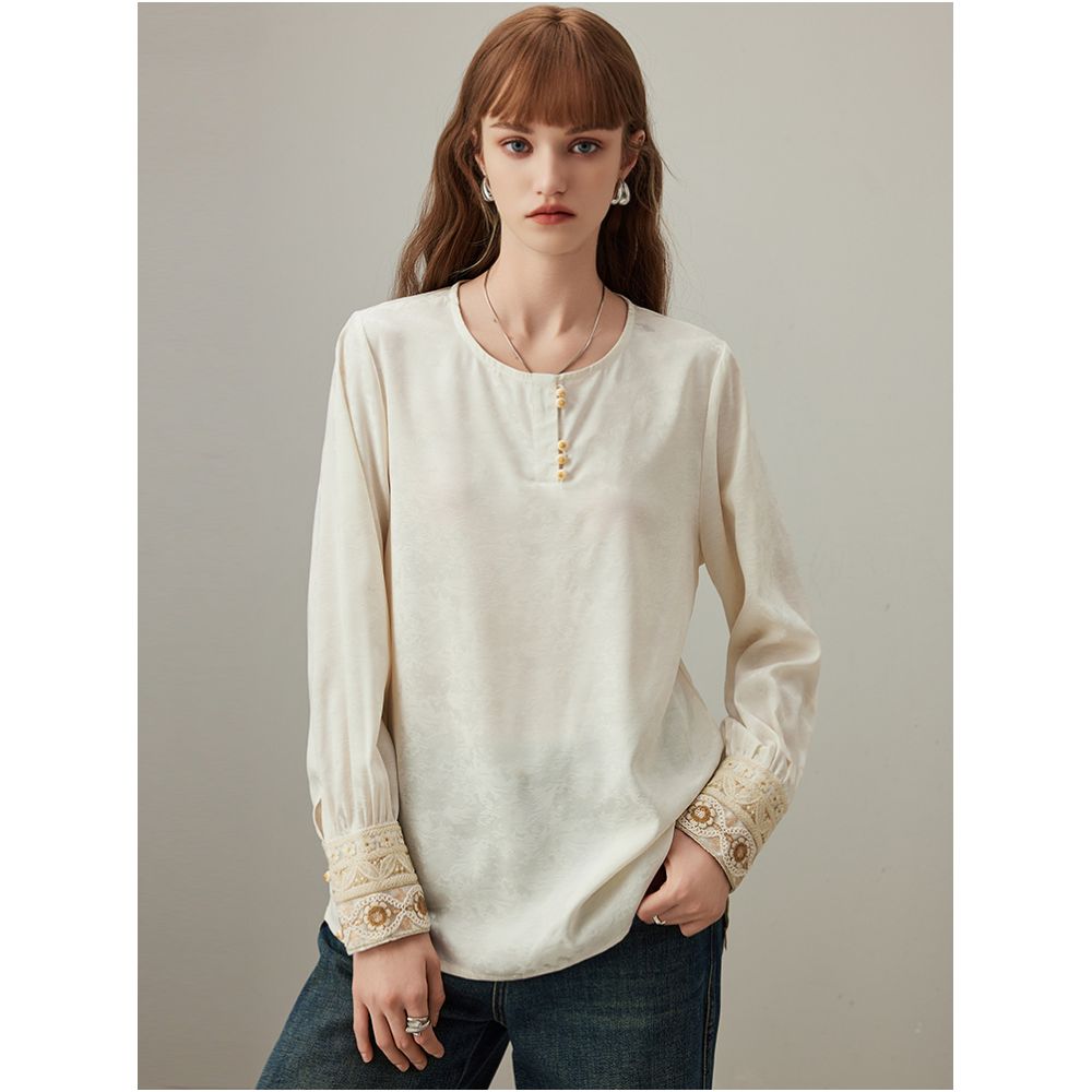 DFVC new Chinese style long sleeved shirt for women in autumn 2025 embroidered cuffs jacquard shirt as the base layer image 1