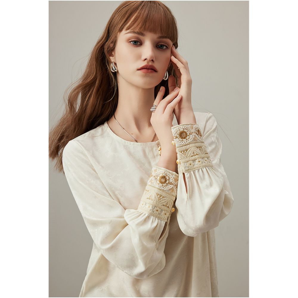 DFVC new Chinese style long sleeved shirt for women in autumn 2025 embroidered cuffs jacquard shirt as the base layer image 4