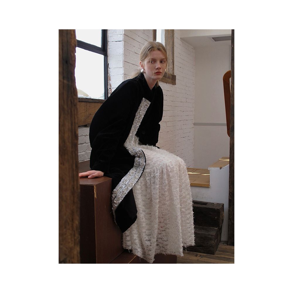 Cariedo Retro Old Money Wind 2025 Winter New Product Style Sheep Leg Sleeve Suede Heavy Industry Lace Long Coat image 0