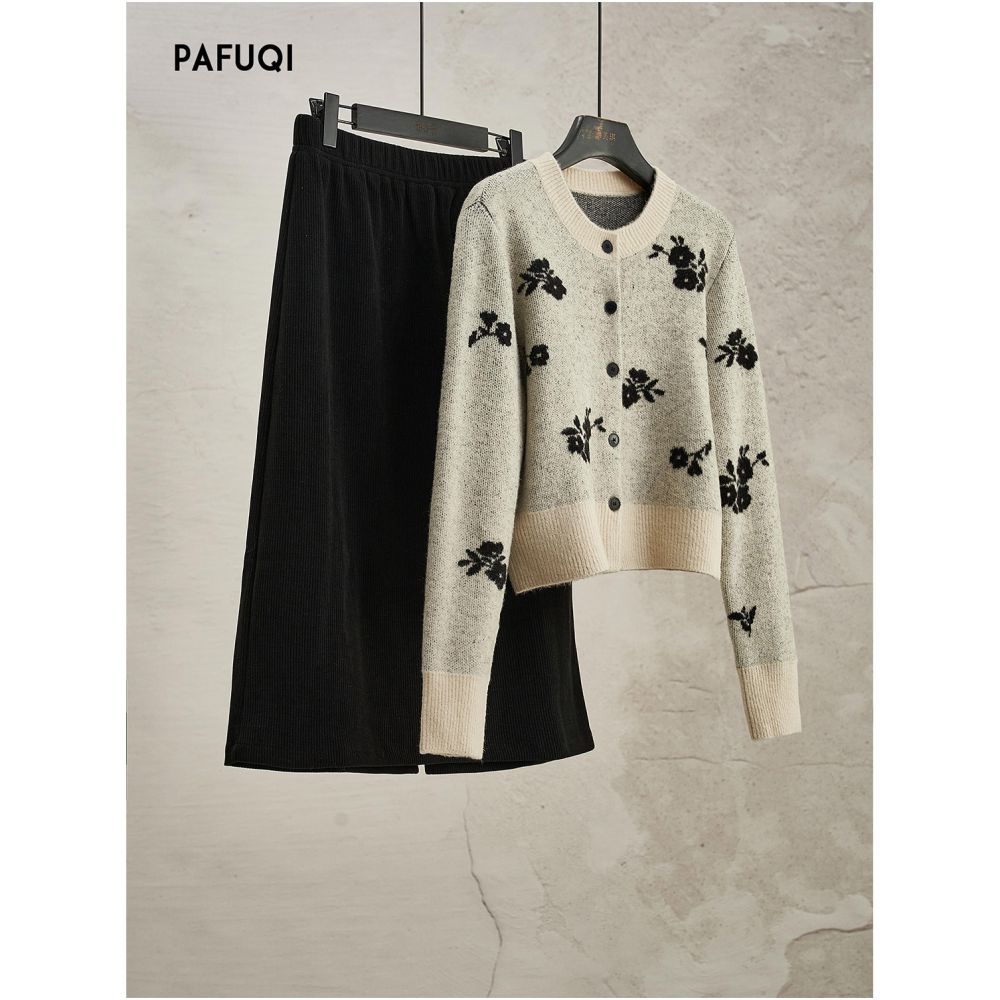 Simple temperament paired with a complete set of contrasting jacquard knitted round neck cardigans and knitted sweaters for autumn and winter in 2025 image 8