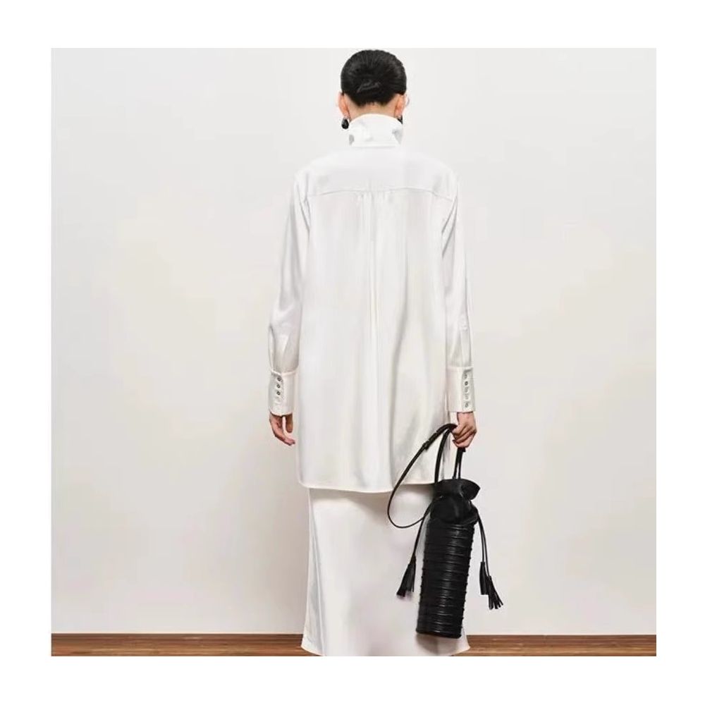 Same style as in shopping malls Zhu Jia 2025 Winter Black Satin Floral Pattern Loose Straight Satin Shirt Top image 4