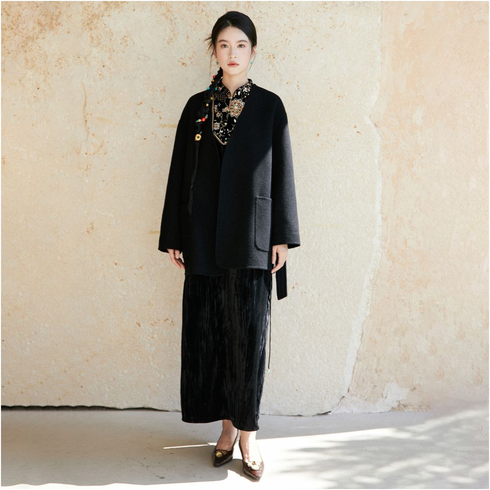 Anytime Light Glow Heavy Embroidery New Chinese Style Stand Collar Velvet Dress for Women image 4