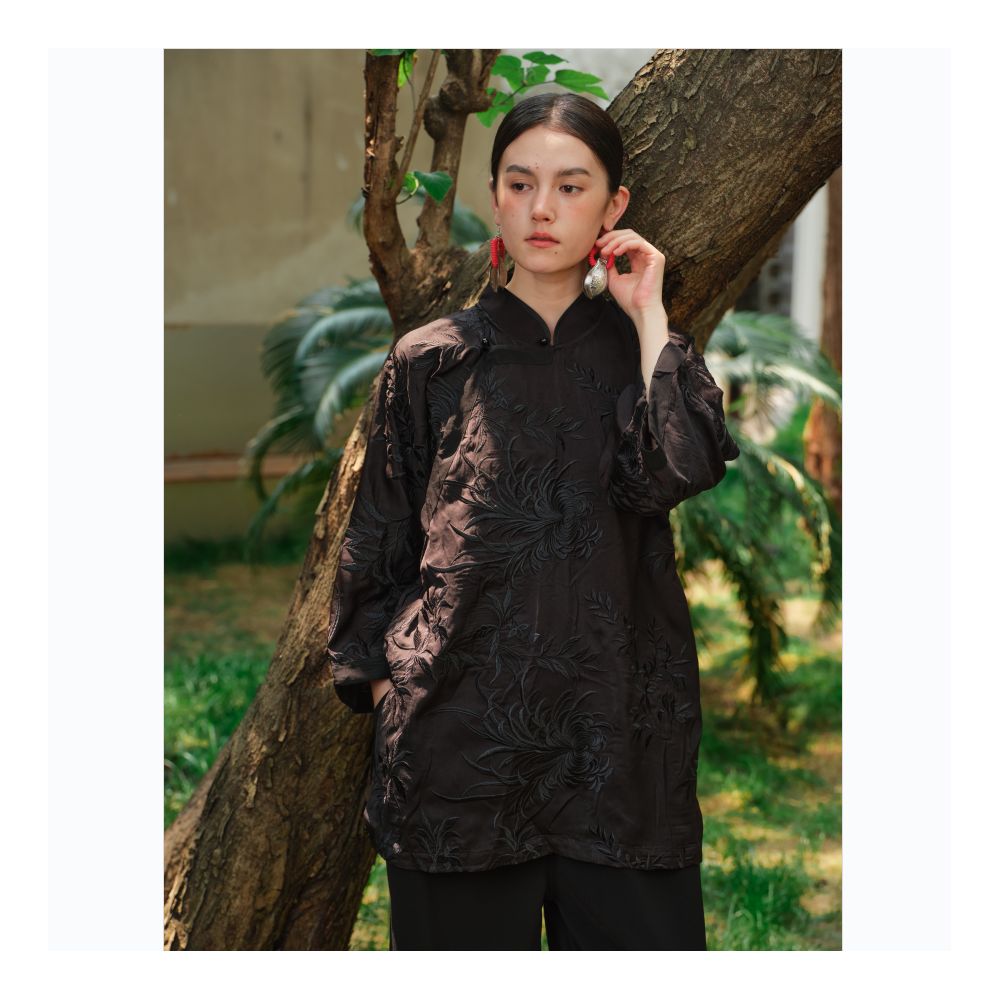 TAORAN Black Heavy Industry Embroidered Tang style Women s Young Style New Chinese Tea Clothes with Buckle Top Buddhist Zen Women s Clothing image 4