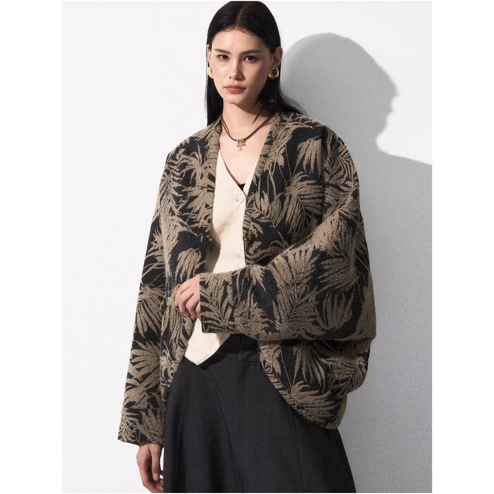 Luobian Fuguang Jinse Original Designer Retro Jacquard Jacket Loose Bat Sleeve Top for Women image 0