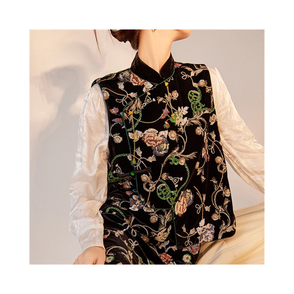 2025 Autumn Winter New Style Women s Clothing Modified Cheongsam with Chinese Stand Collar and Embroidered Vest New Chinese Retro Set image 1