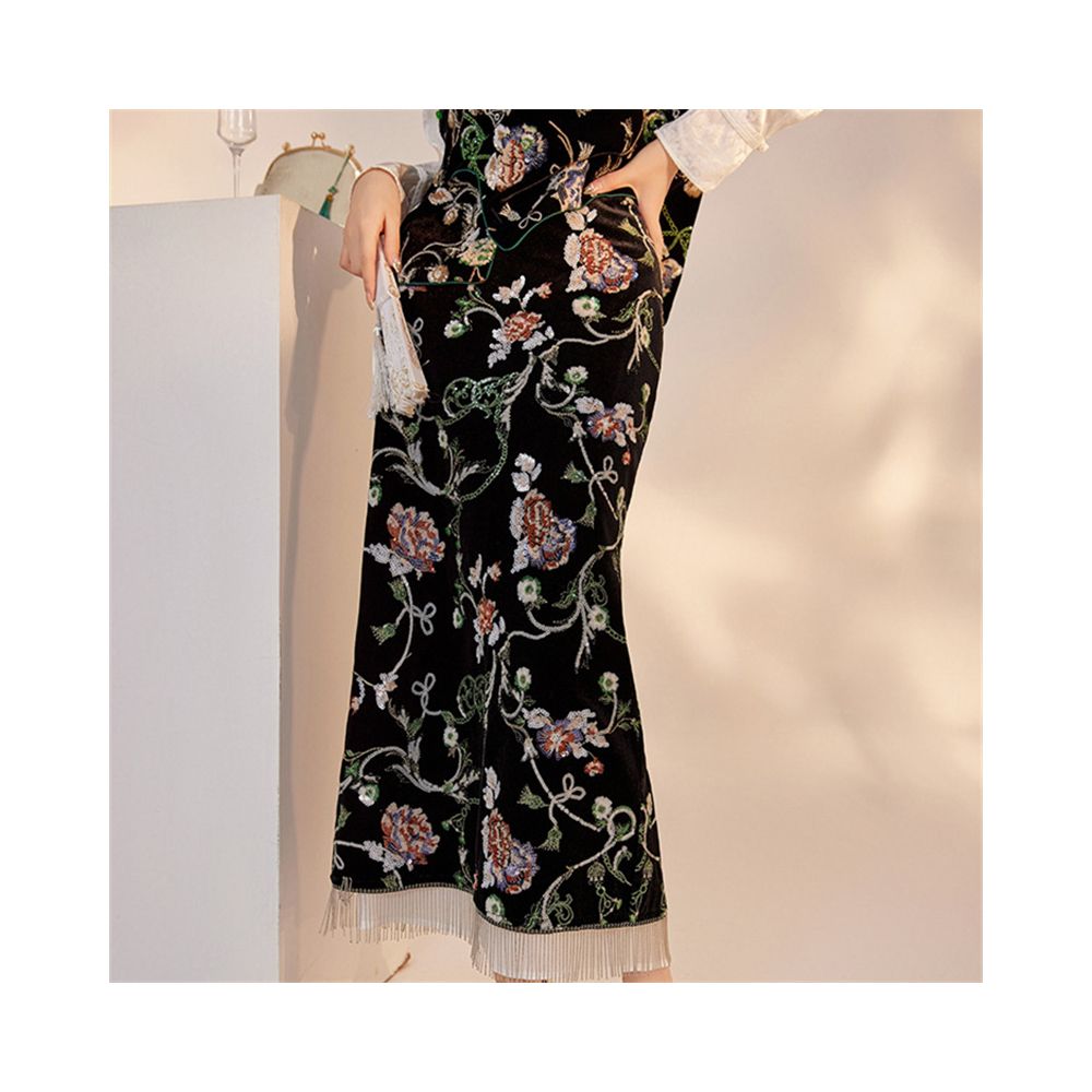 2025 Autumn Winter New Style Women s Clothing Modified Cheongsam with Chinese Stand Collar and Embroidered Vest New Chinese Retro Set image 5