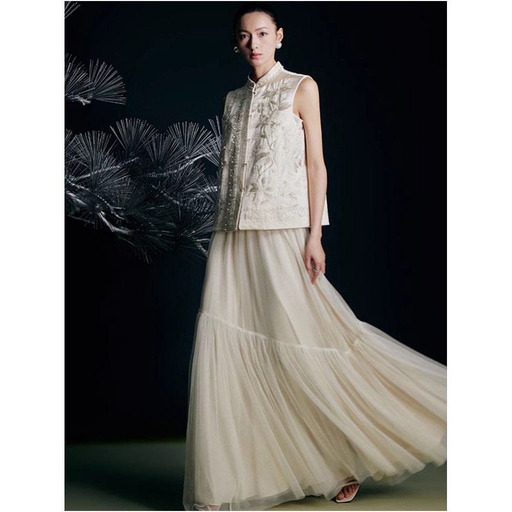 New Chinese style light luxury fashion banquet embroidery mulberry silk vest for women 2025 new light national style nail bead embroidery vest image 9