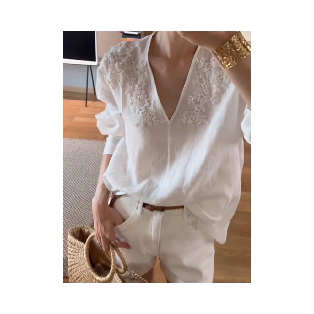 Summer 2025 new niche style white long sleeved shirt with French design V neck relaxed feeling sun protection shirt image 5