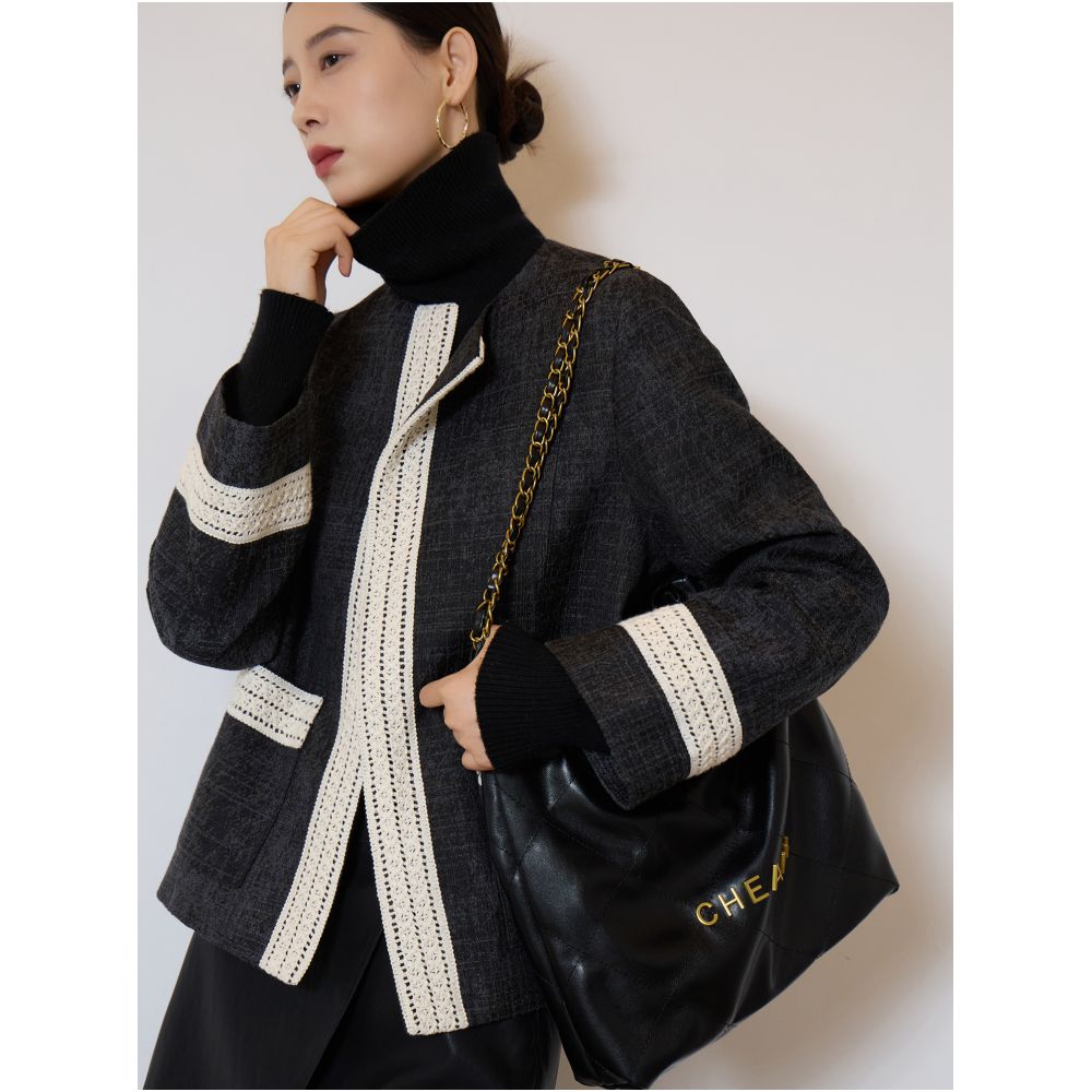 Black and white contrasting patchwork lace small fragrant style jacket women s high neck loose and huge good looking outfit 2025 autumn and winter image 3