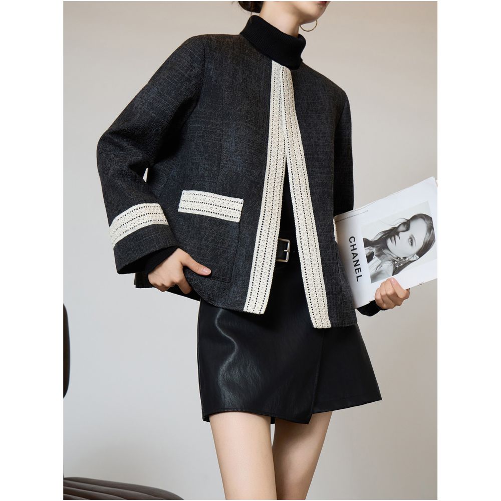 Black and white contrasting patchwork lace small fragrant style jacket women s high neck loose and huge good looking outfit 2025 autumn and winter image 8
