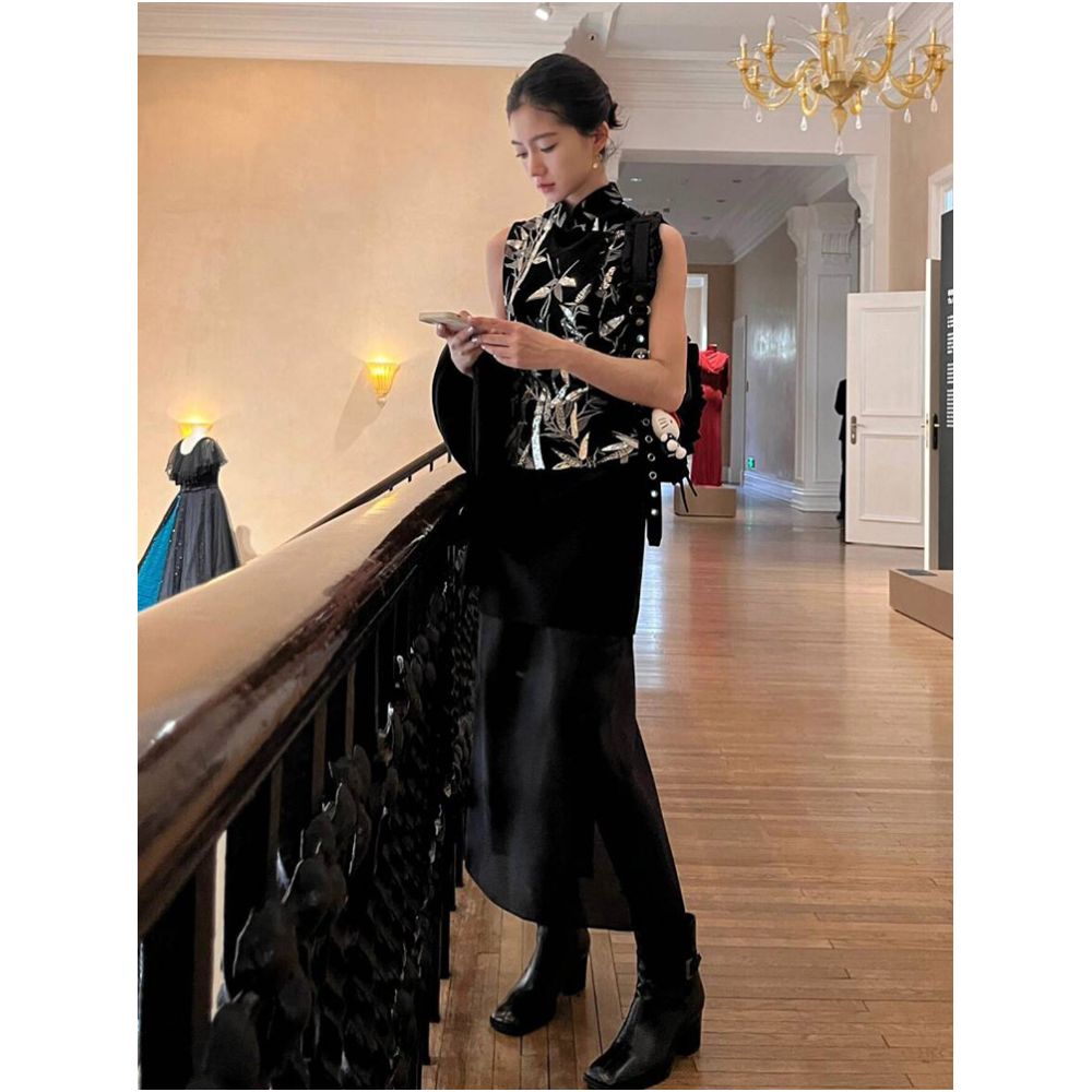 2025 Summer New Chinese Style Fashionable Age Reducing Embroidered Vest Vest Half Skirt Set for Women Light Luxury High End image 5