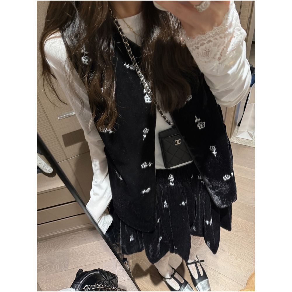 Fancy Embroidered Velvet Vest Women s 2025 Autumn New Style Atmosphere Sleeveless Design Tank Top image 0