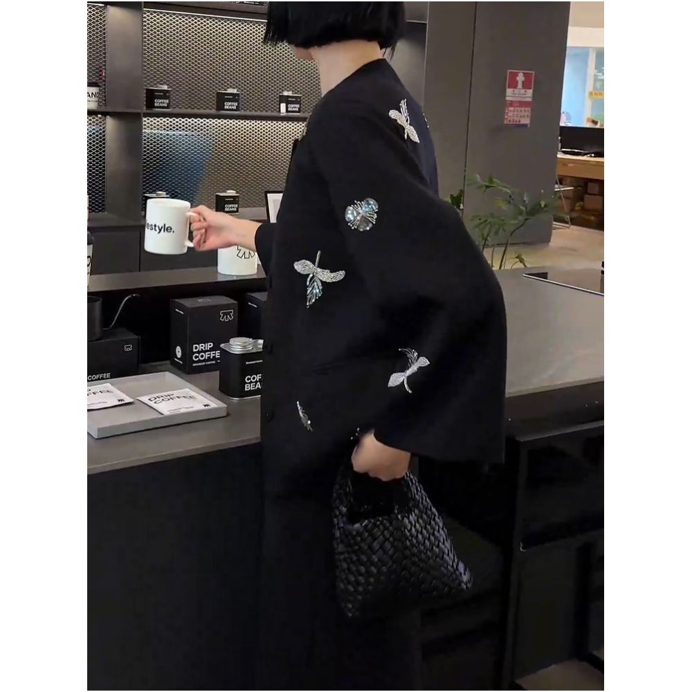 Advanced sense of fashion temperament black exquisite embroidery long sleeved jacket women s autumn new design chic top trendy image 3