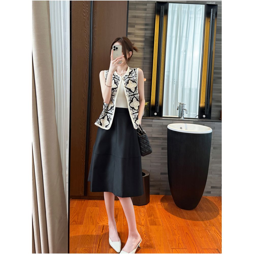 YOU SEE Yuzu Jian Retro Elegance It looks beautiful no matter how you wear it Heavy Industry Embroidery Hook Flower Ethnic Style Vest image 1