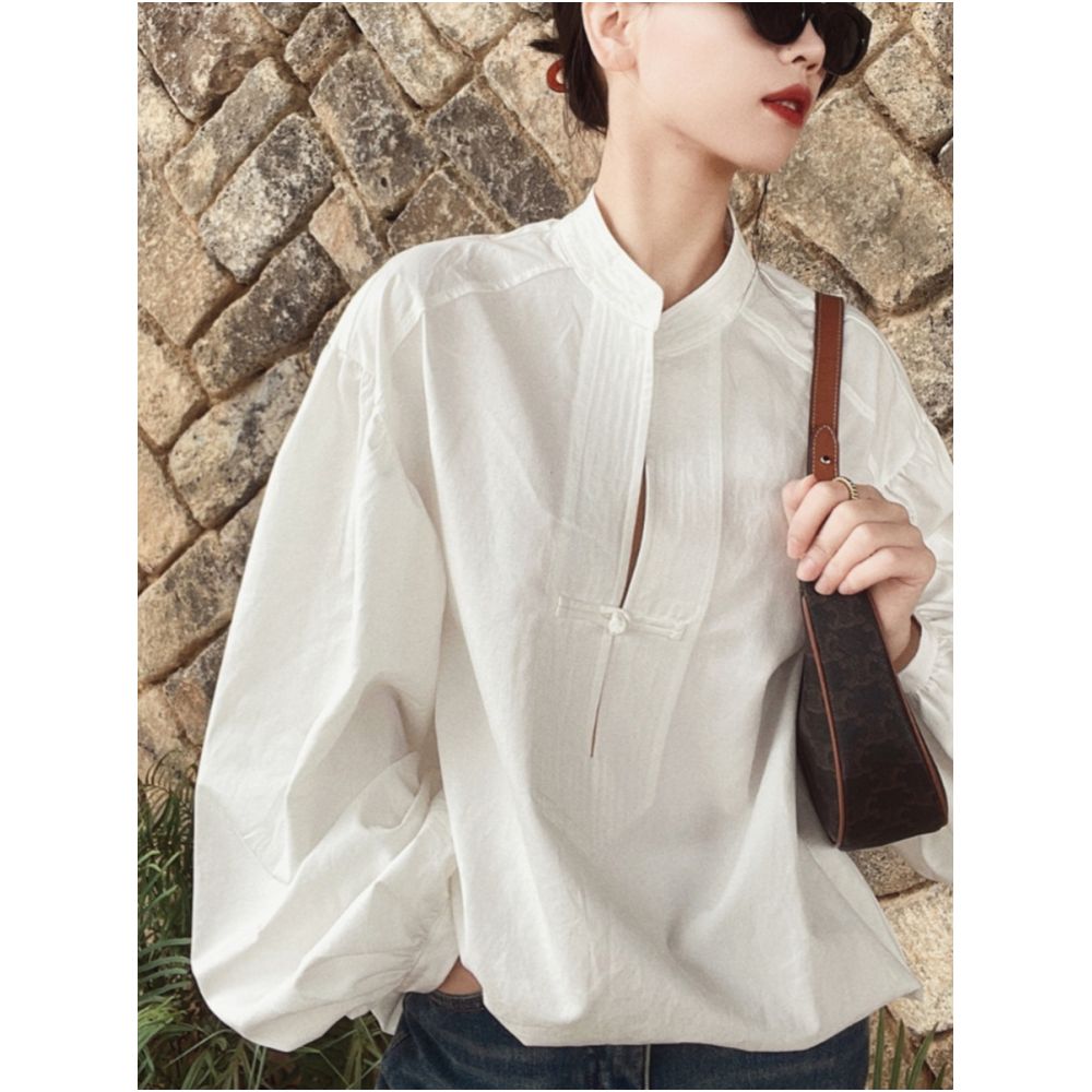 New Chinese retro button white shirt for women 2024 with a niche design sense loose fitting long sleeved versatile and stylish top image 0