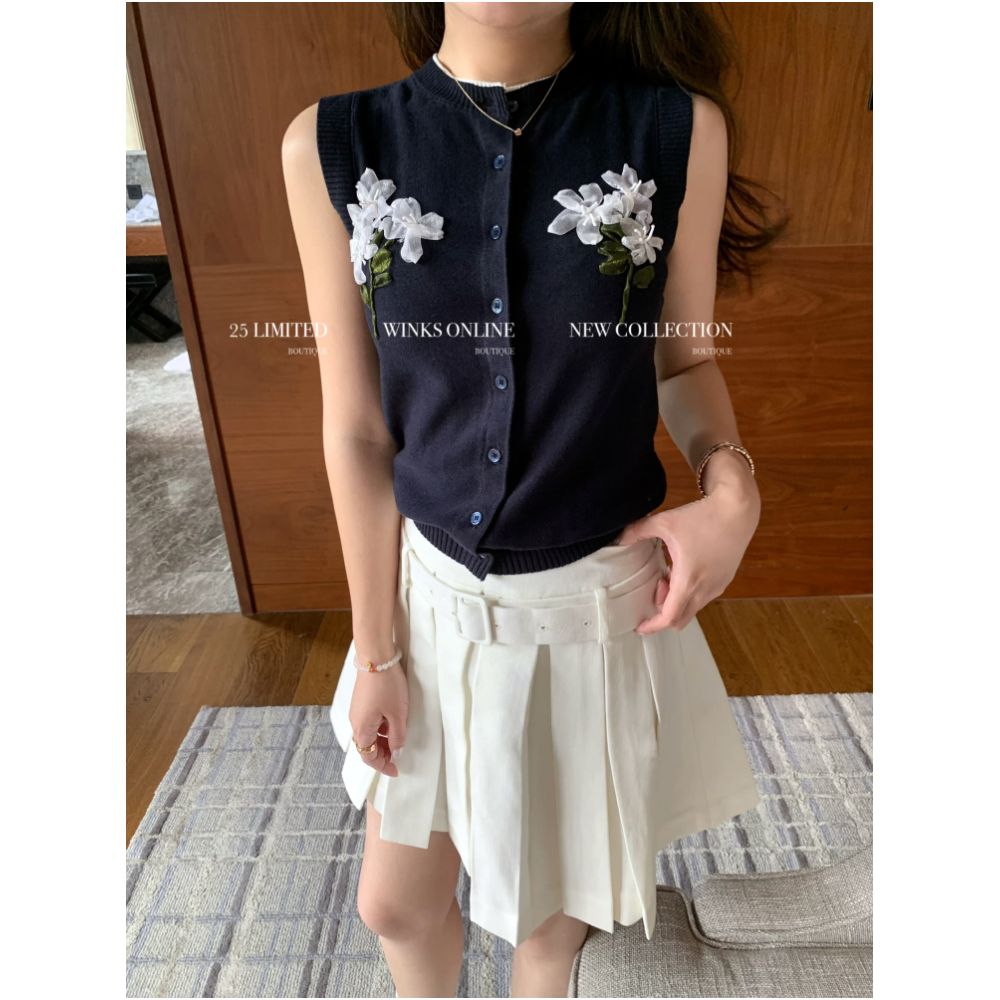 05 06 20 00 SST Heavy Industry Line Zhang Yuanying s same handmade three dimensional flower sleeveless knitted vest image 0