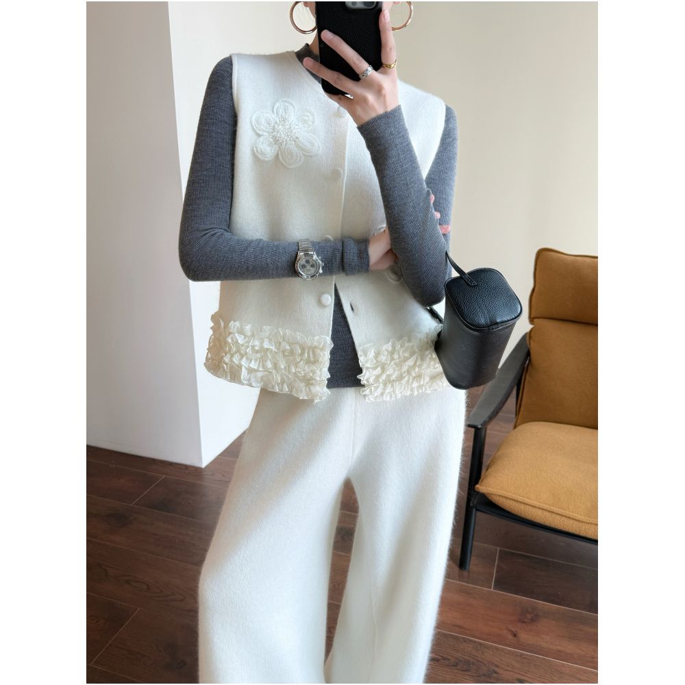 WANGER Twin Flower Style Chic and Youthful Wool Vest High Waisted Wide Leg Knit Pants Set for Women image 2