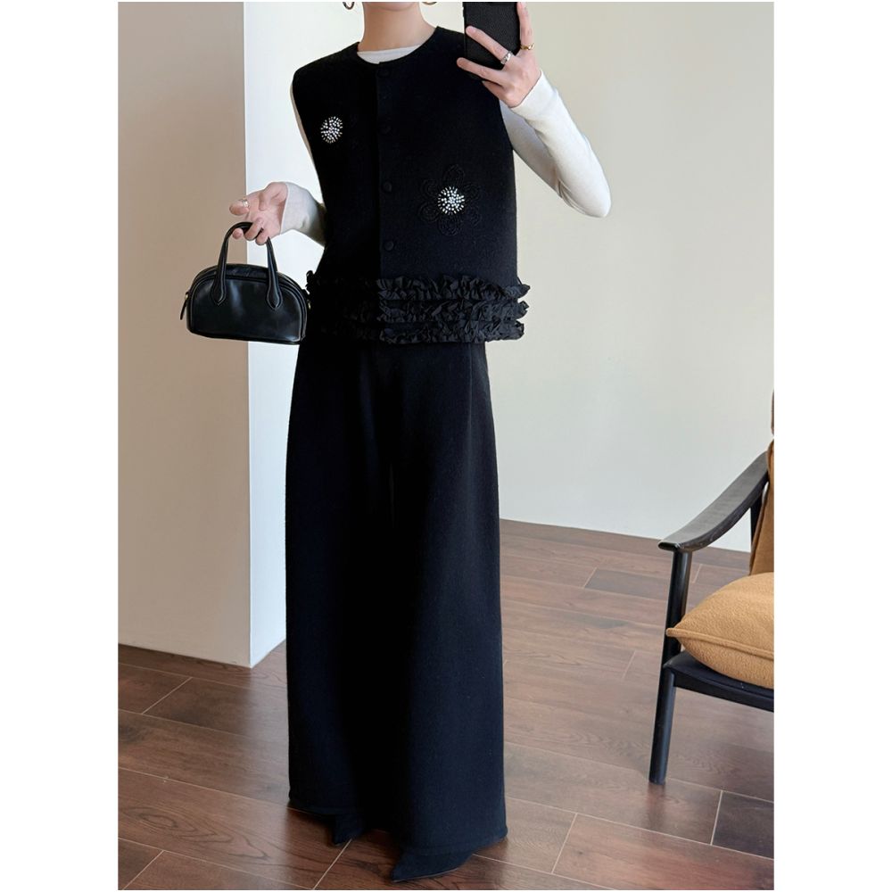 ASAYA5391 – Luxe Bloom Knit Vest & Wide-Leg Pants Set ❄️✨