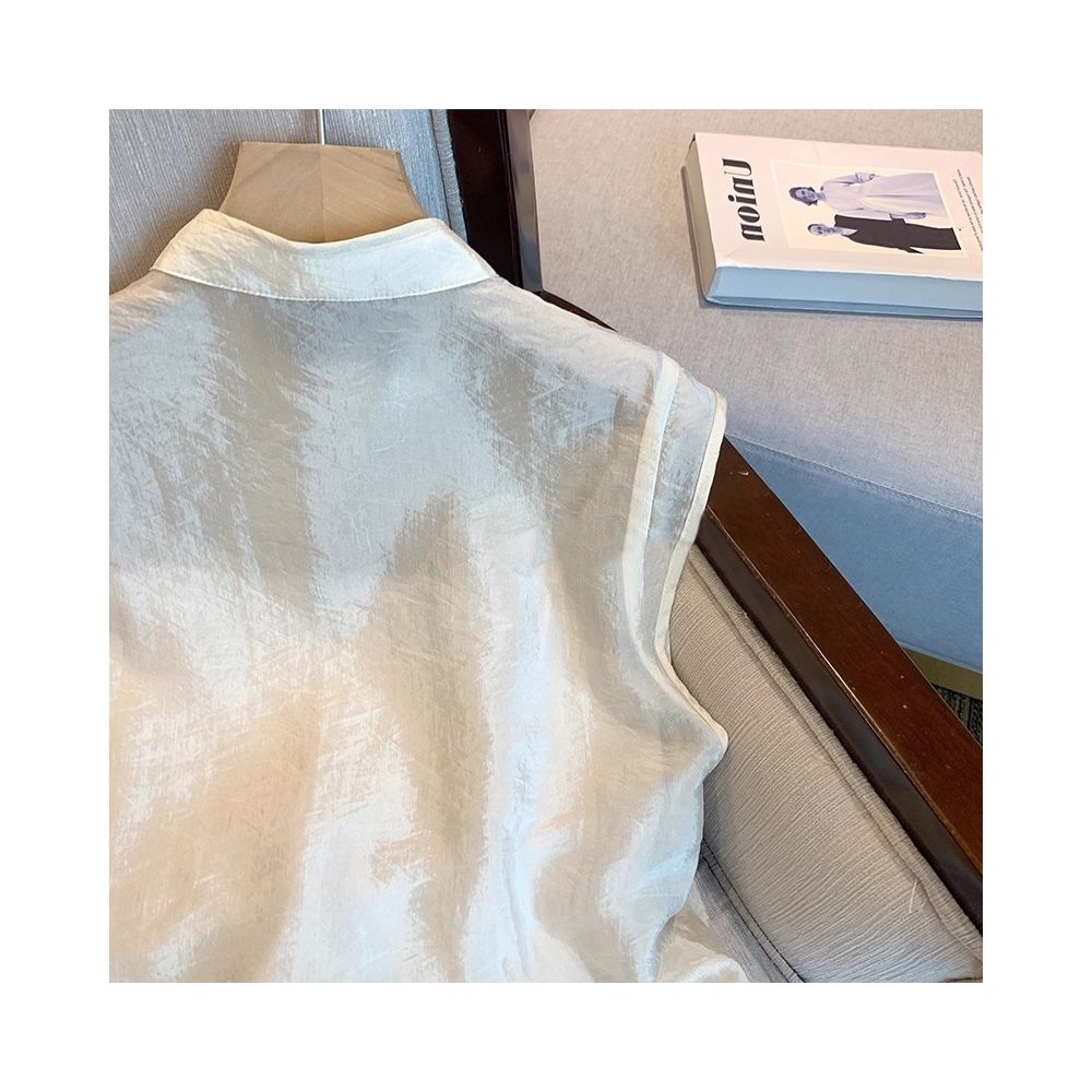New Chinese style retro embroidered stand up collar vest shirt with summer temperament casual and high end feeling exquisite sleeveless top image 3