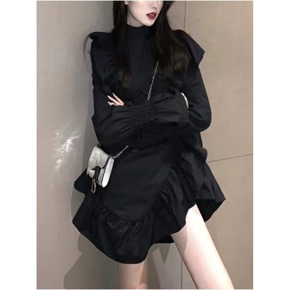 Autumn dress 2025 new collection waist slimming temperament design sense irregular long sleeved Hepburn style small black dress image 0