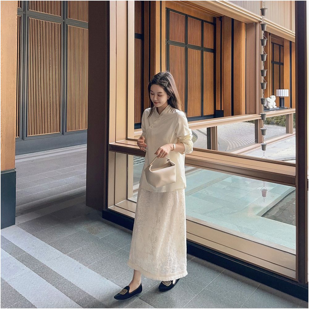 ASAYA5467 – Ivory Grace Asymmetry Top 🤍🌿