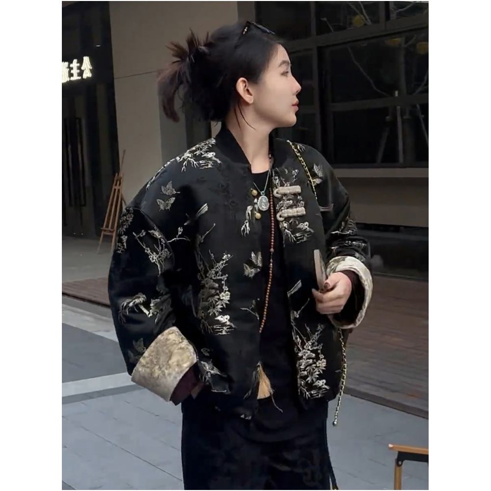 New Chinese style women s black Song brocade jacket 2025 new early autumn Tang style retro short button top image 3