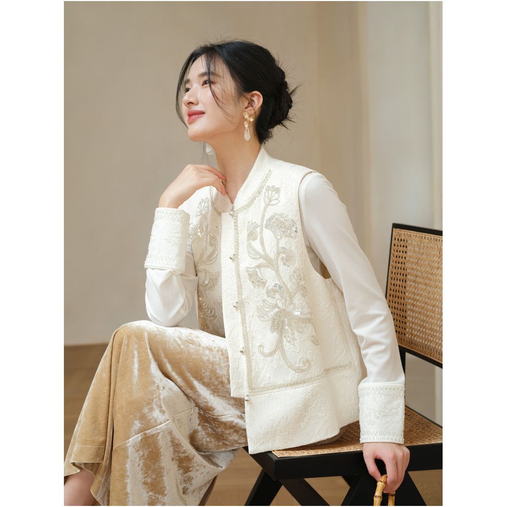 New Chinese style vest for women in autumn and winter 2025 with a new texture and temperament Heavy industry bead embroidery layered on the shoulder image 0