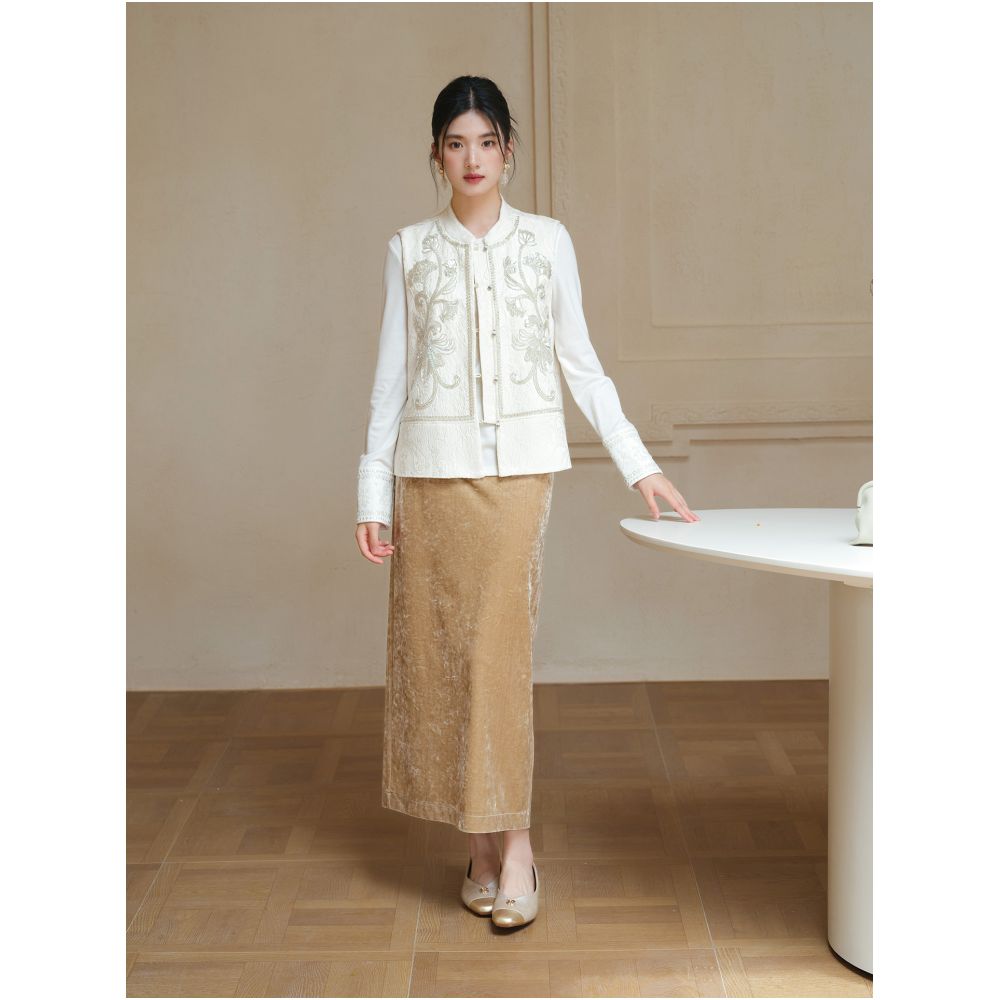 New Chinese style vest for women in autumn and winter 2025 with a new texture and temperament Heavy industry bead embroidery layered on the shoulder image 4