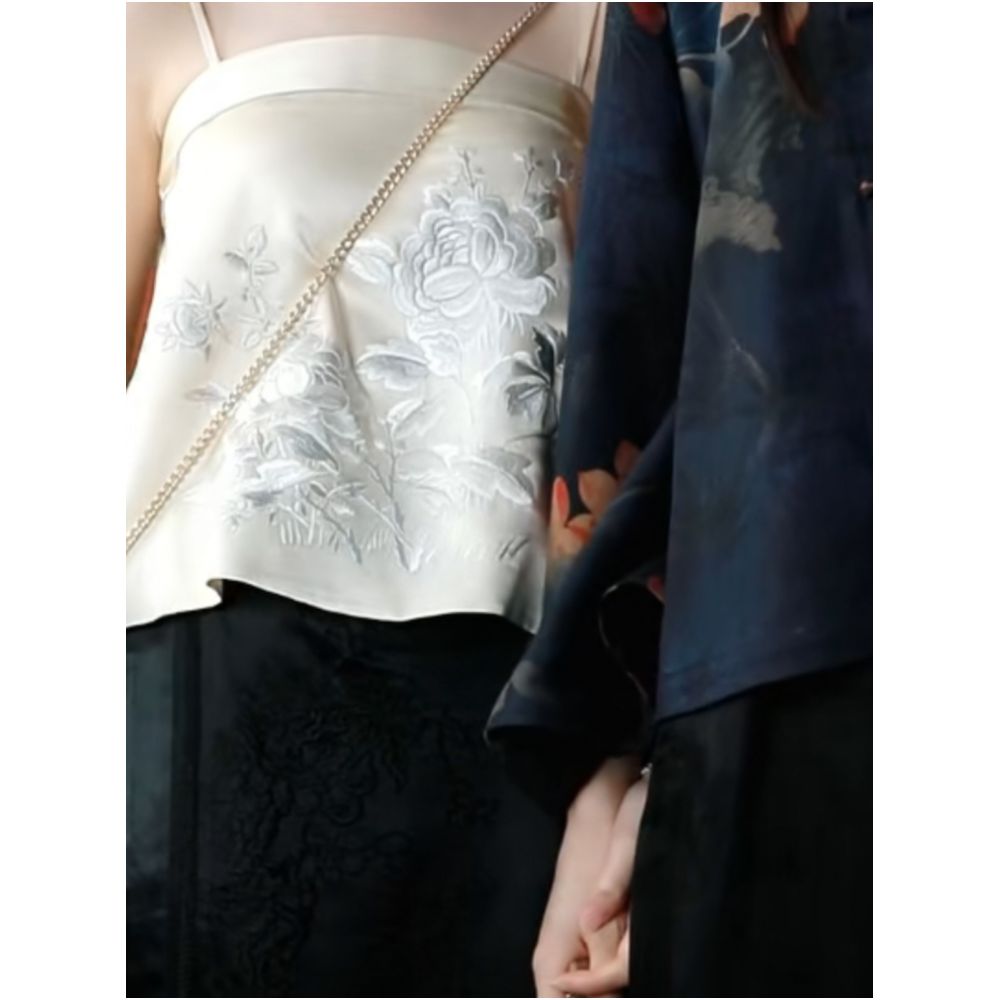 Autumn Moon Dew One City Wind Plush Silk Heavy Industry Embroidery Retro Chinese Han Elements National Style Interior Strap Top image 0