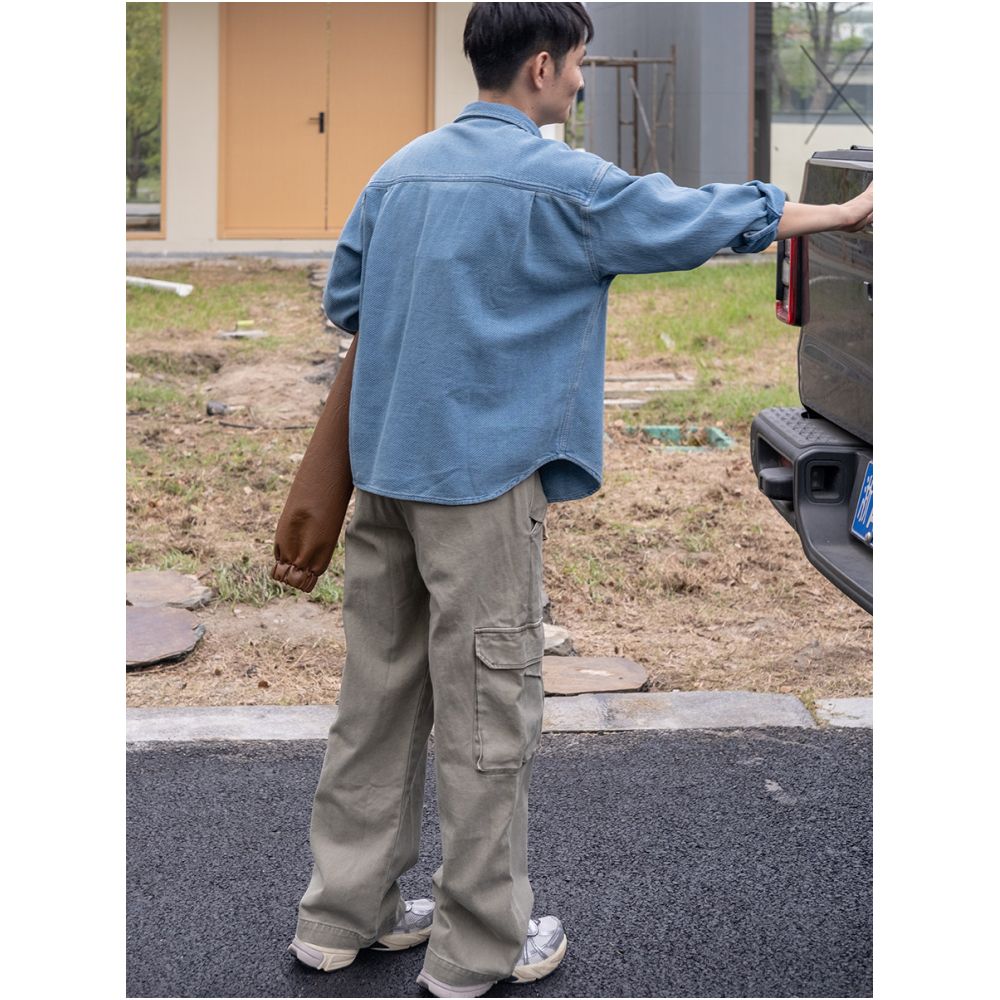 A button and stand Chinese handmade buckle retro washed jacquard texture denim shirt hidden in the chest image 2
