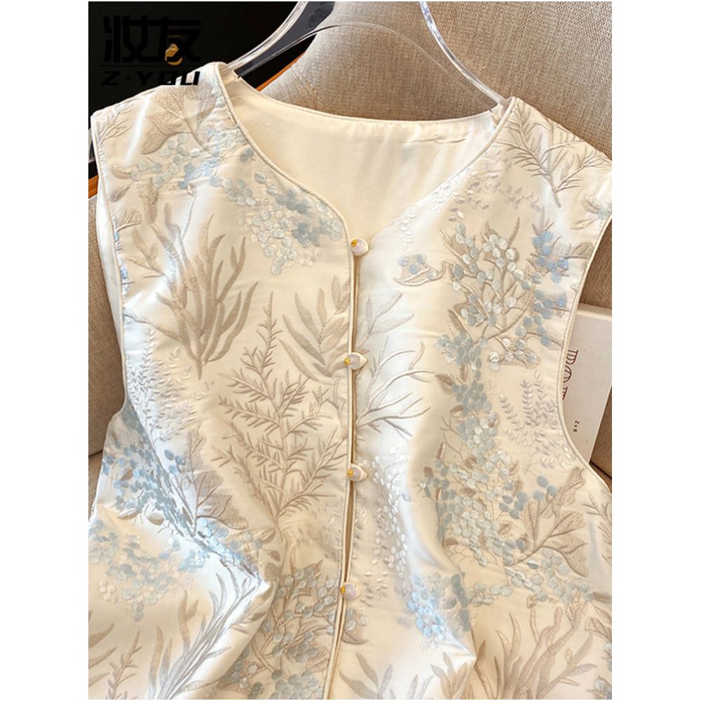 Unique and super beautiful new Chinese style embroidered vest for women young Tang style vest 2025 new style image 3