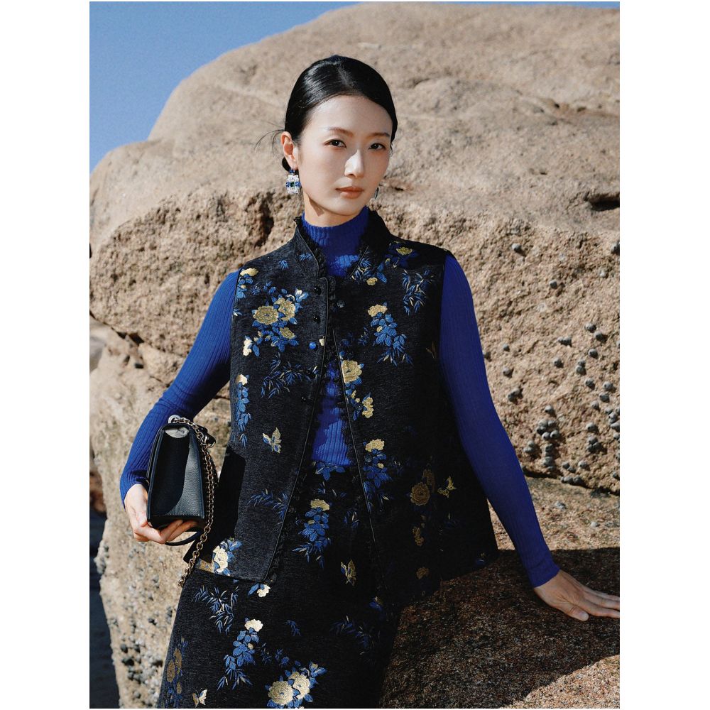 ASAYA5556 – Midnight Bloom Silk Vest & Skirt Set 🌙✨