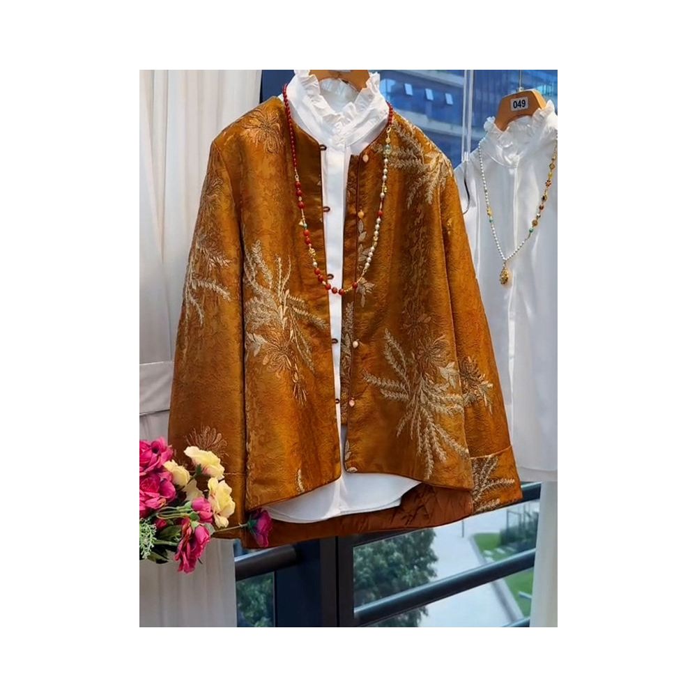 New Chinese style national style cotton coat heavy embroidery jacket women s 2025 winter new qipao Tang style cotton coat versatile top image 2