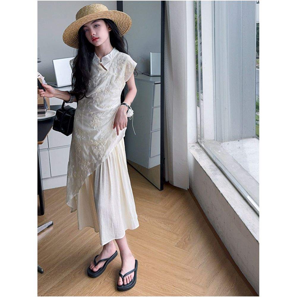 Girls New Chinese style Embroidered Dress 2025 Summer Children s Design Sense and Temperament Improvement Cheongsam Skirt Set image 0