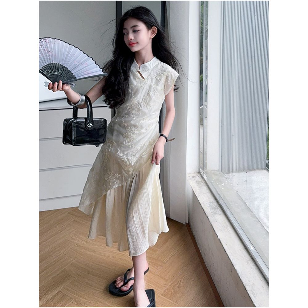 Girls New Chinese style Embroidered Dress 2025 Summer Children s Design Sense and Temperament Improvement Cheongsam Skirt Set image 4