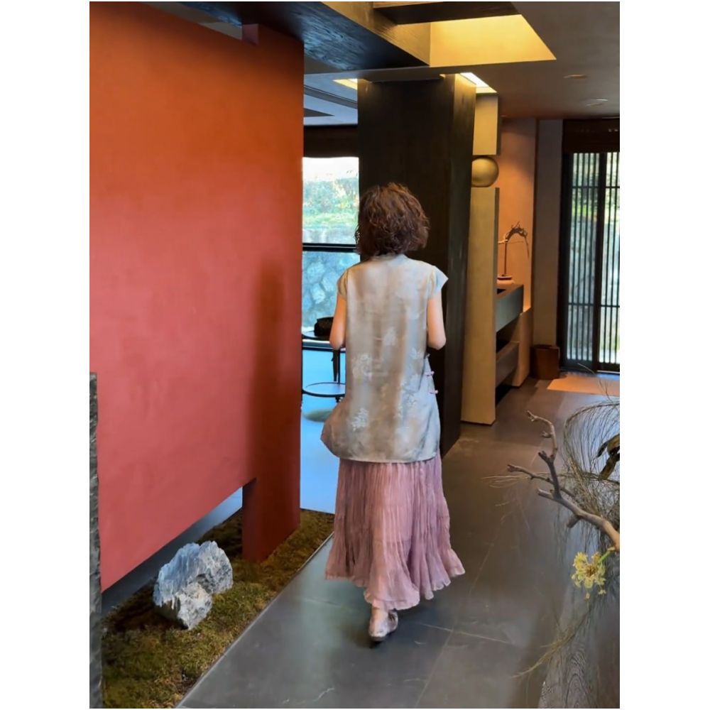 New Chinese style improved slanted button top 2025 summer new loose and slimming versatile skirt set image 2