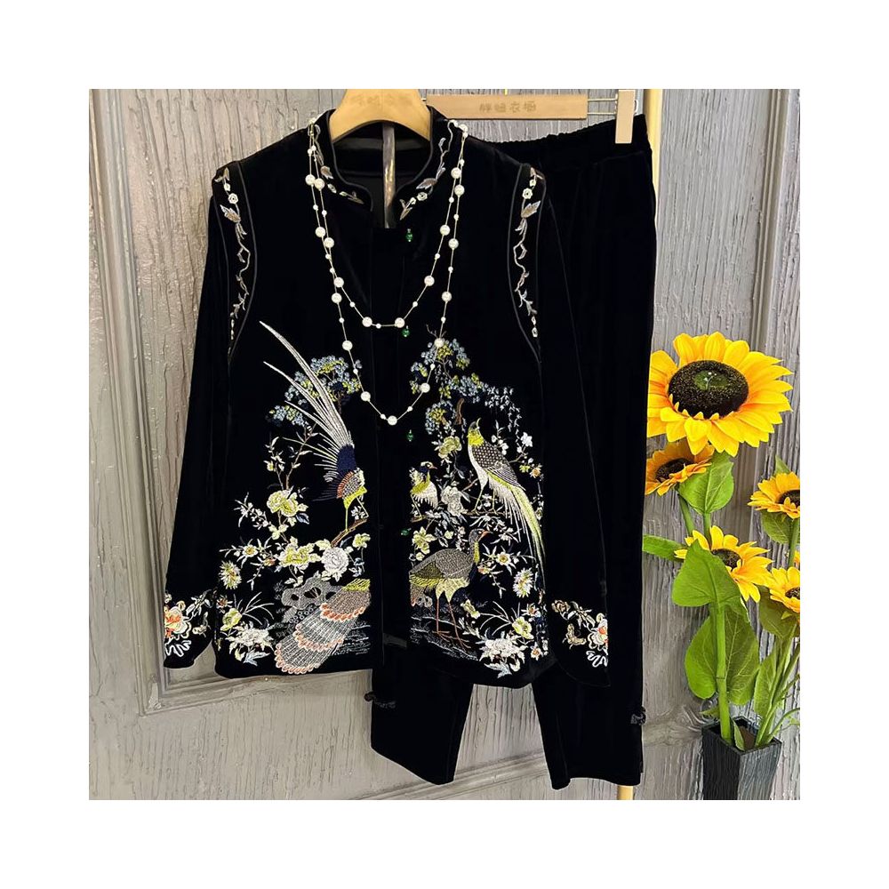 Fat mm China Chic Style 2024 Autumn Embroidery Velvet Large Women s Retro Panbuckle Vest Pants Three Piece Set image 0