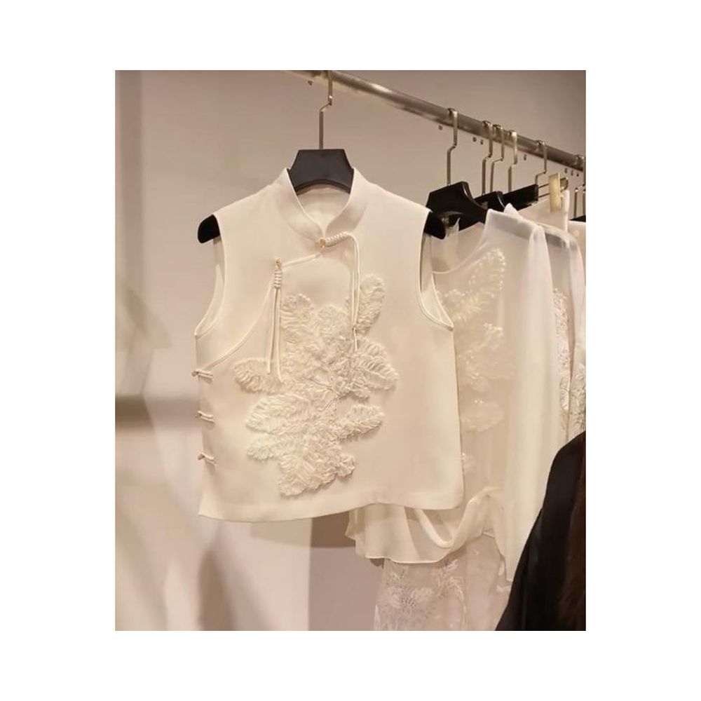 ASAYA5599 – Ivory Blossom Heritage Vest 🤍🌿