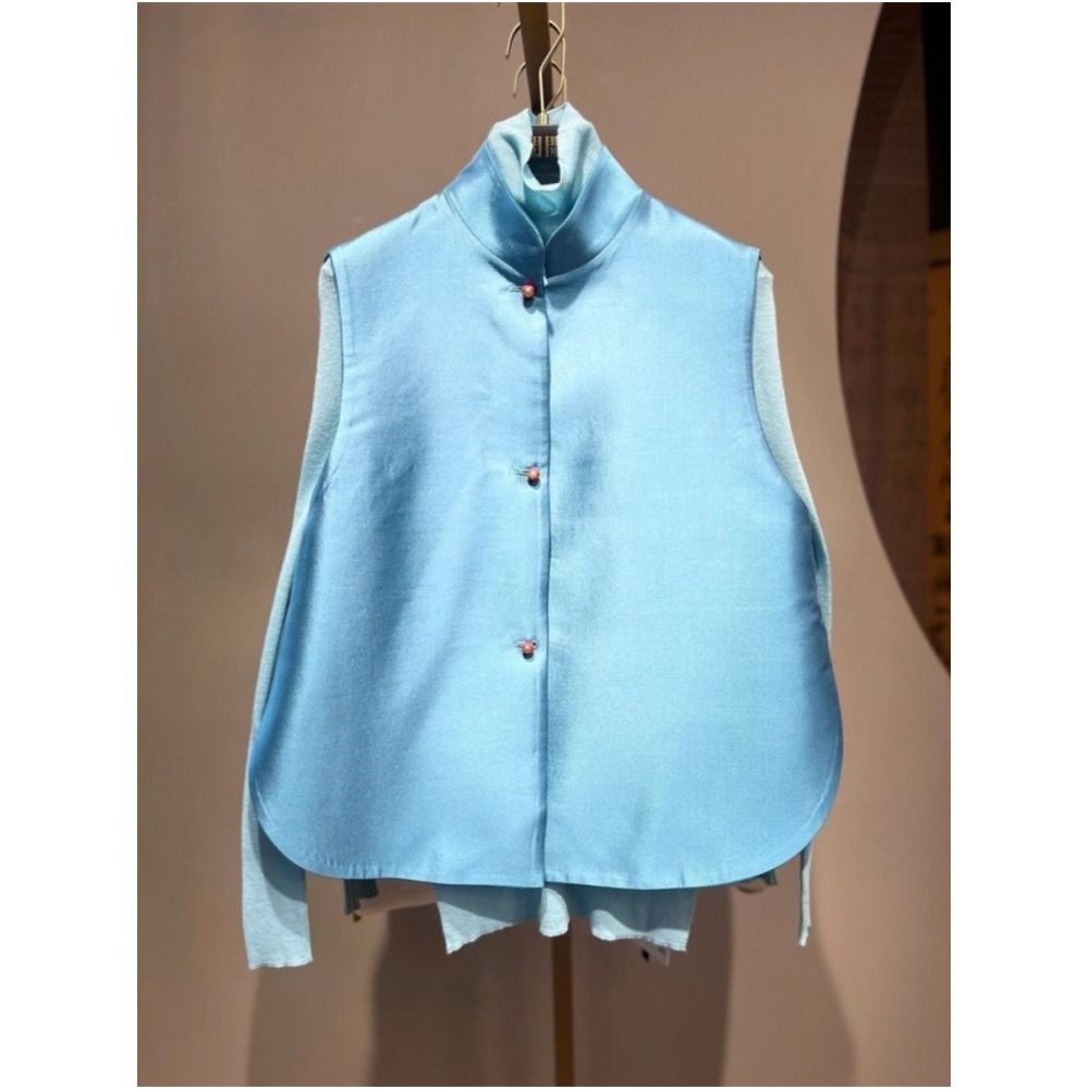 High end light luxury elegant retro new Chinese style outfit for autumn 2025 chic light luxury vest two piece set top image 2