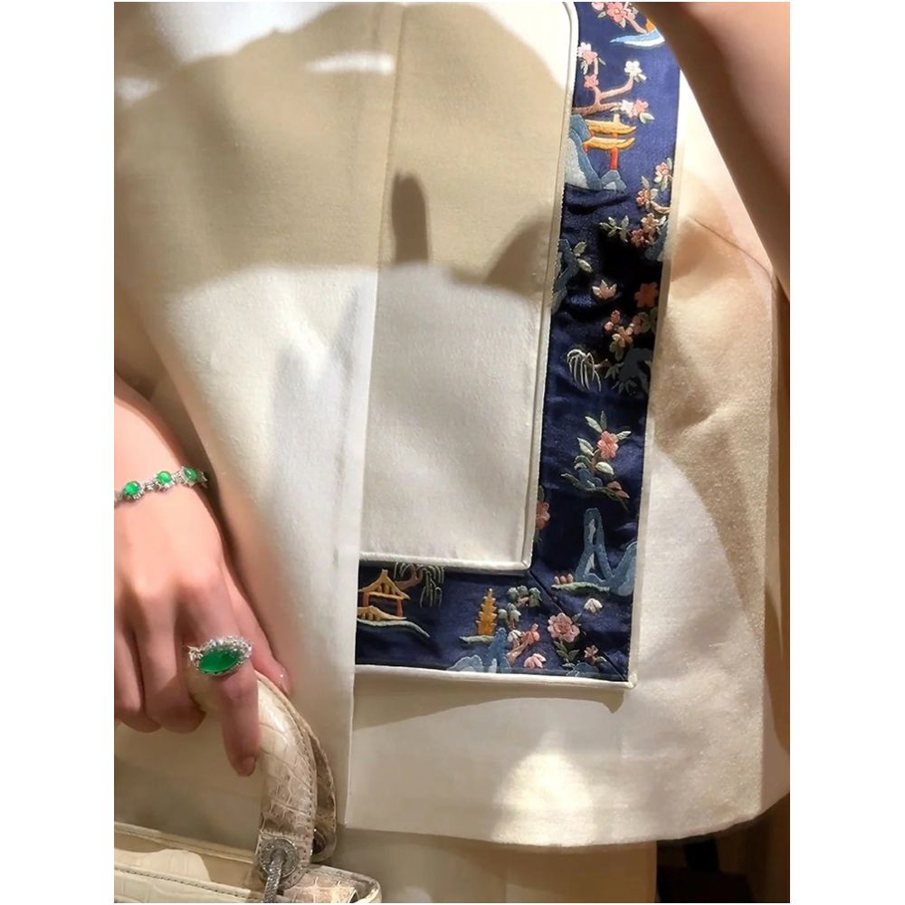 New Chinese style retro light luxury silk vest women s spring new style high end and super beautiful white top image 4