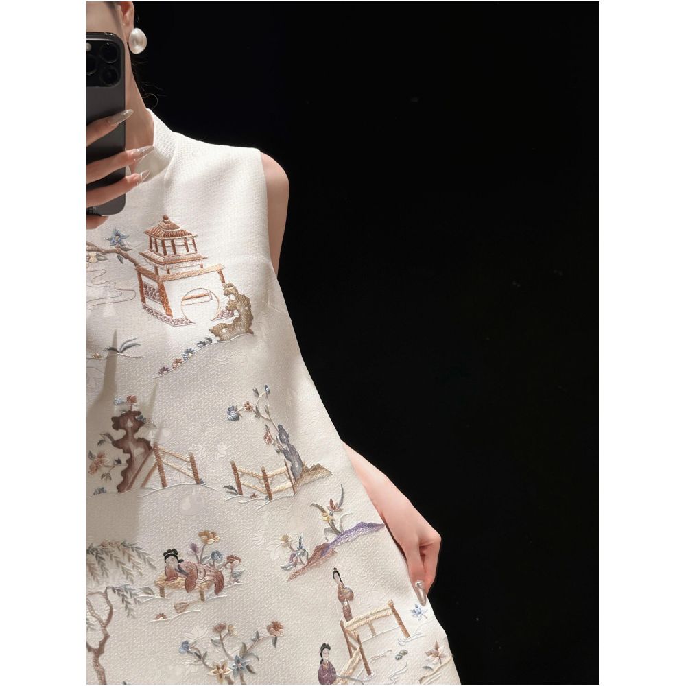 New Chinese style retro heavy industry embroidered dress for women in spring new high end sleeveless loose cheongsam dress image 4