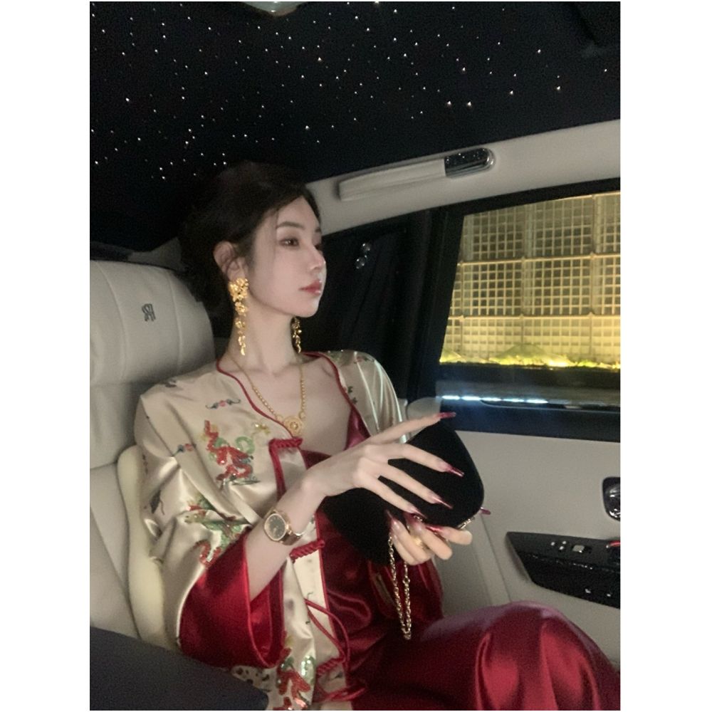 Ya Qiao Si Lai operates autumn clothing new Tang clothing heavy industry printing bead tube embroidery new Chinese style short jacket for women image 1