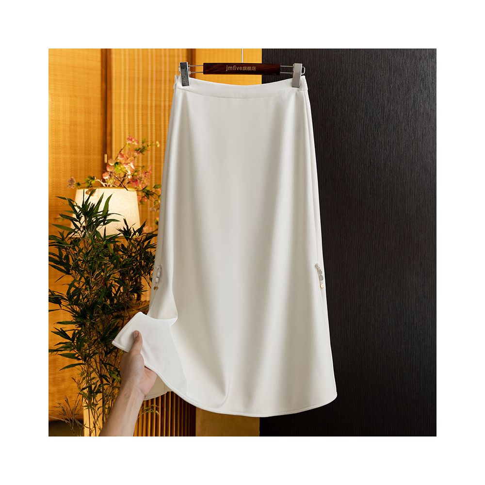 New Chinese style fashionable versatile commuting skirt for women in winter 2025 new Chinese style buckle high waist slimming mid length skirt image 4
