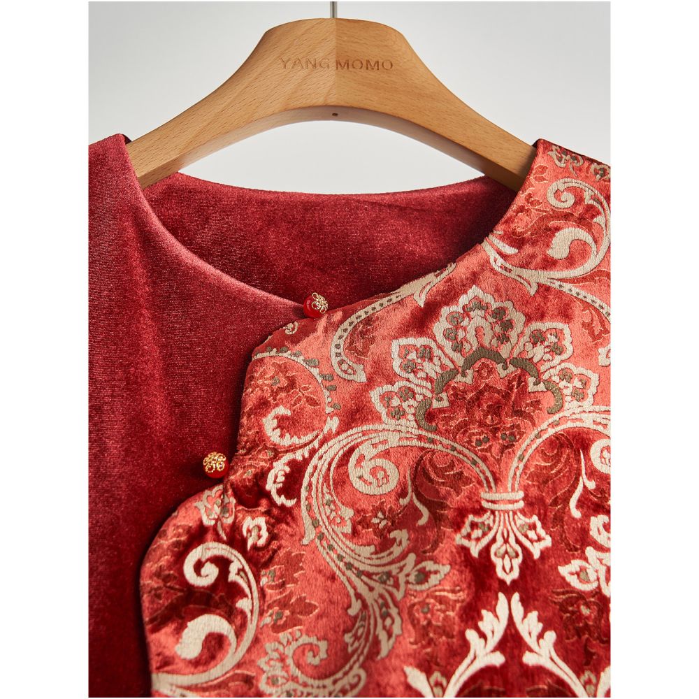 New Chinese Oriental temperament red velvet patchwork lace lapel vest half skirt set women s autumn and winter new style image 4