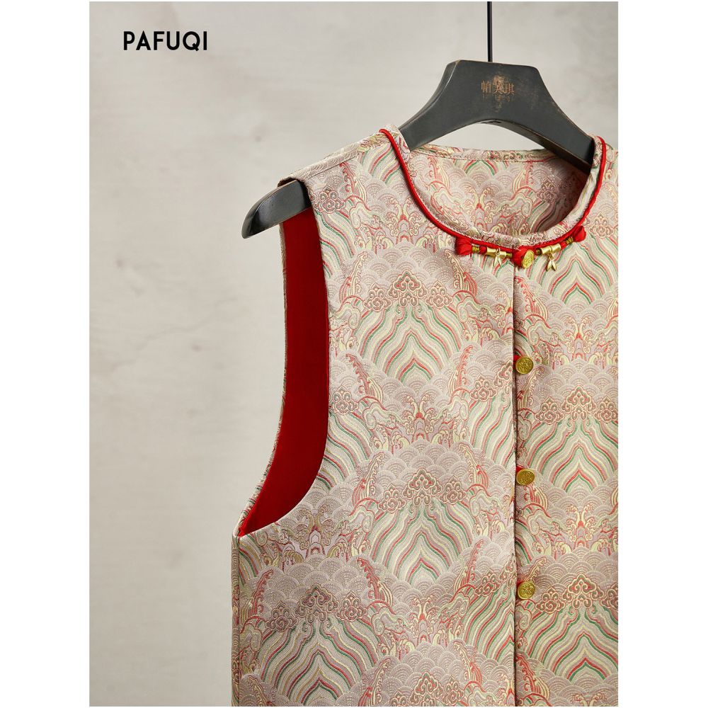 Improved high end new Chinese style light Chinese style women s clothing heavy jacquard layered red vest vest vest vest New Year s battle robe jacket image 2