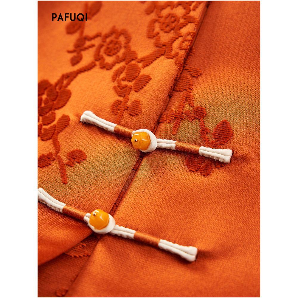 New Chinese style light Chinese style 2026 autumn women s clothing is stunning with a loose buckle vest and a loose silhouette layered in a red New Year s robe image 3