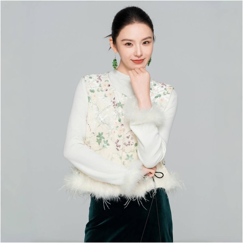 HSSNFZ new Chinese style vest for women in autumn 2025 embroidered bead velvet splicing stacked vest image 2