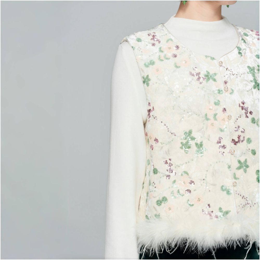 HSSNFZ new Chinese style vest for women in autumn 2025 embroidered bead velvet splicing stacked vest image 4