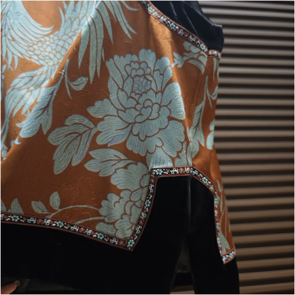 Shanheyue Phoenix Blossoms New Chinese Style Stand Collar Top with Chinese Knot Buttons Rayon Silk and Mulberry Silk Patchwork Velvet Vest image 4