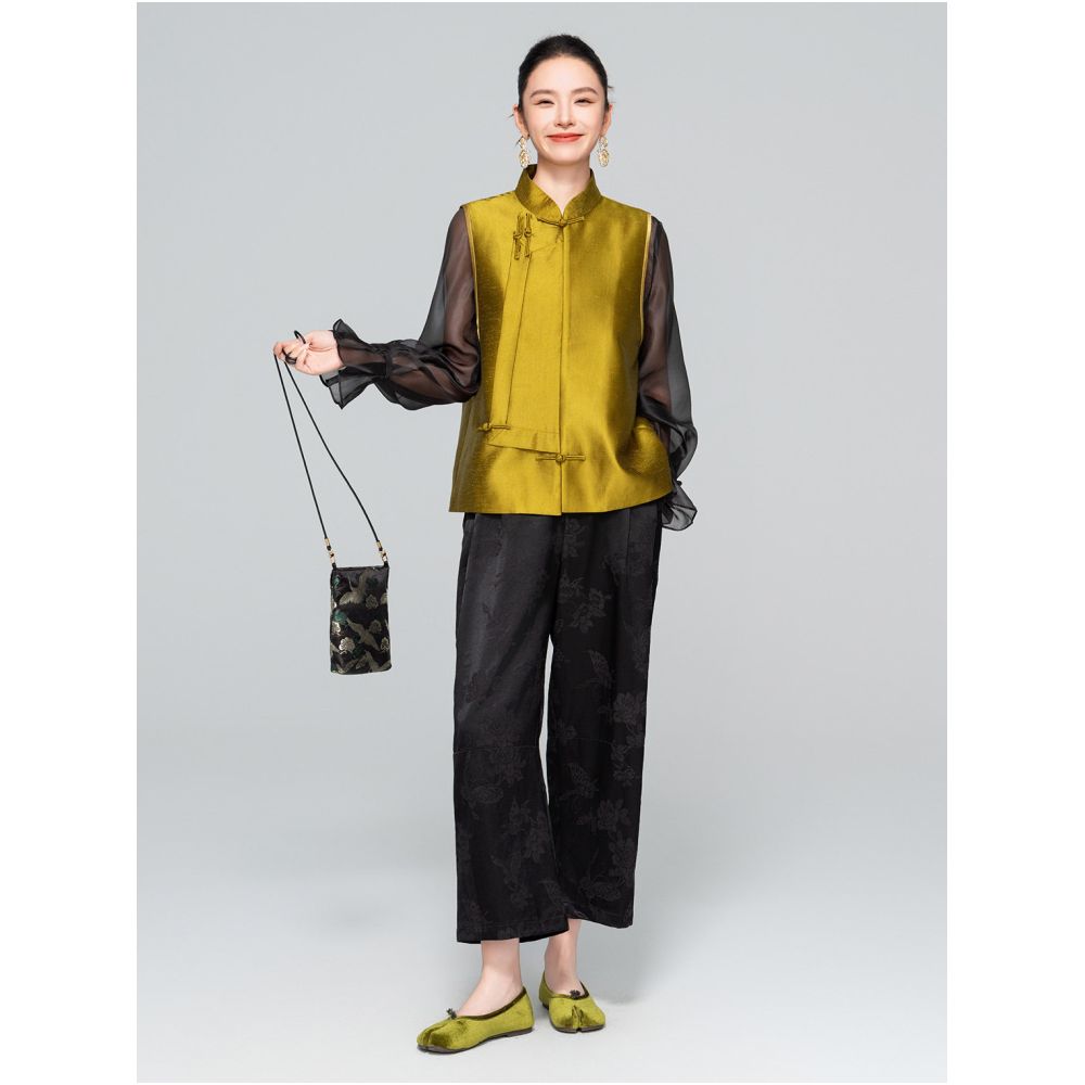 HSSNFZ new Chinese style vest for women in autumn 2025 featuring a stand up collar with a buckle and a high end feel sleeveless layered vest image 3